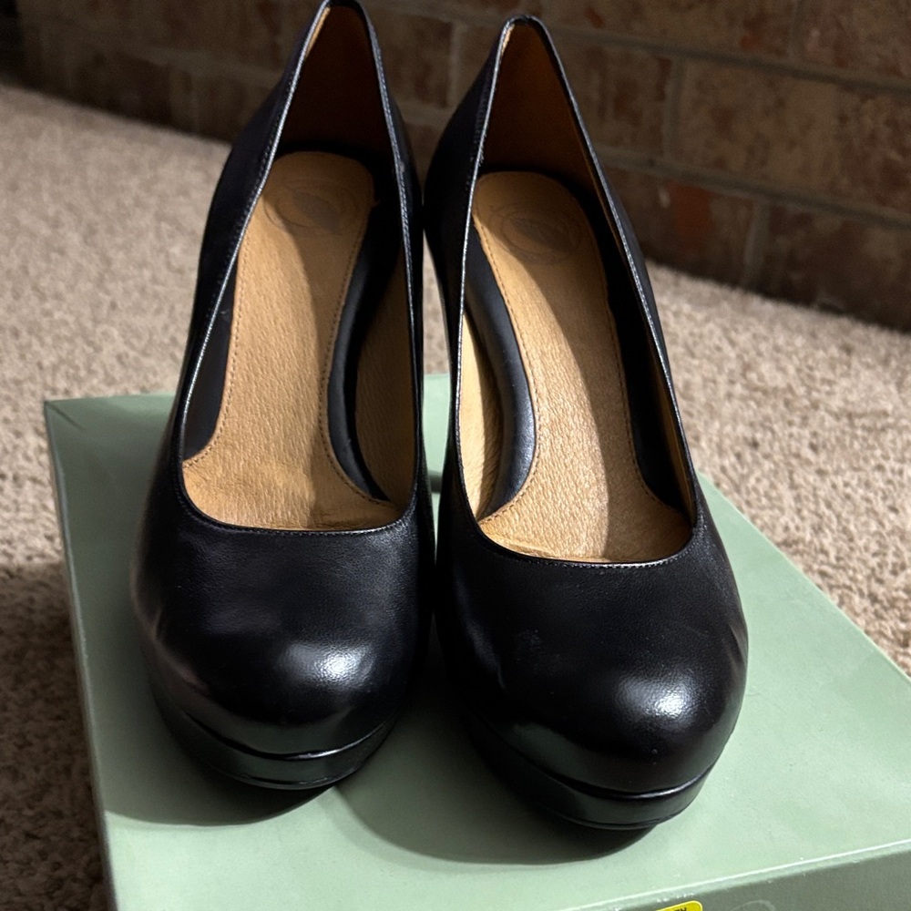 Nurture by Lamaze Black Women's Heels